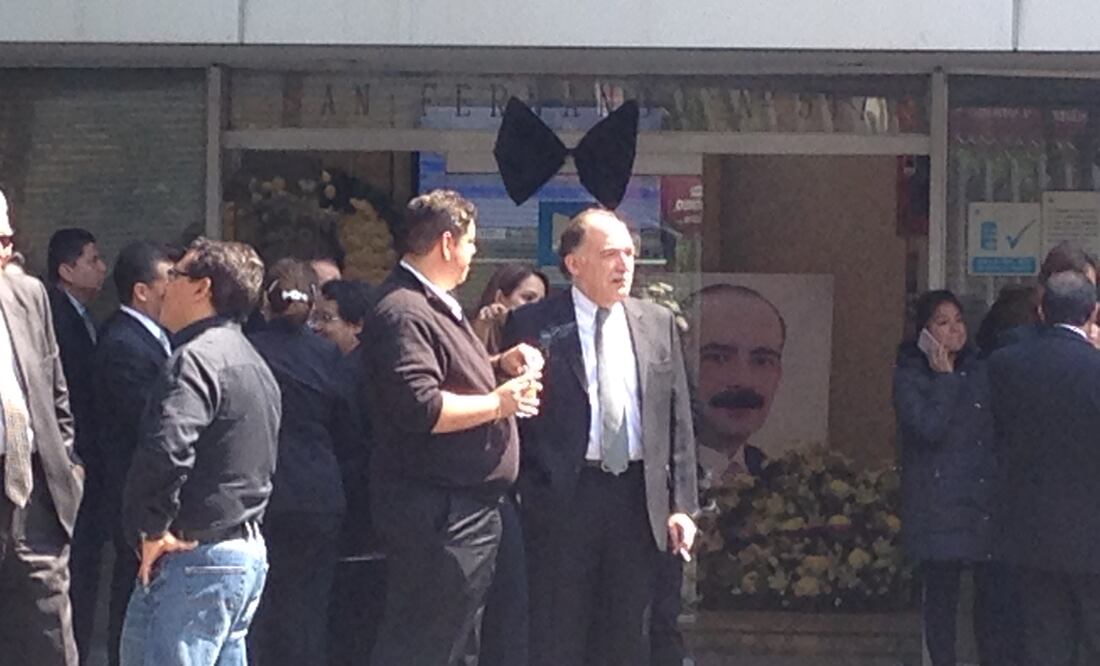 El mandatario acudió al funeral de quien fuera el director general del ISSSTE, Sebastián Lerdo de Tejada (Foto: Natalia Gómez / EL UNIVERSAL)