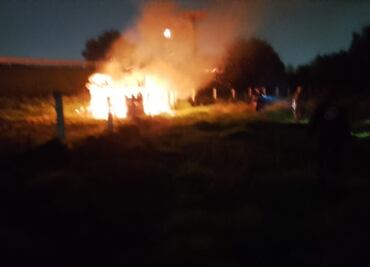 Quema de polvorín provoca incendio cerca del Circuito Exterior Mexiquense