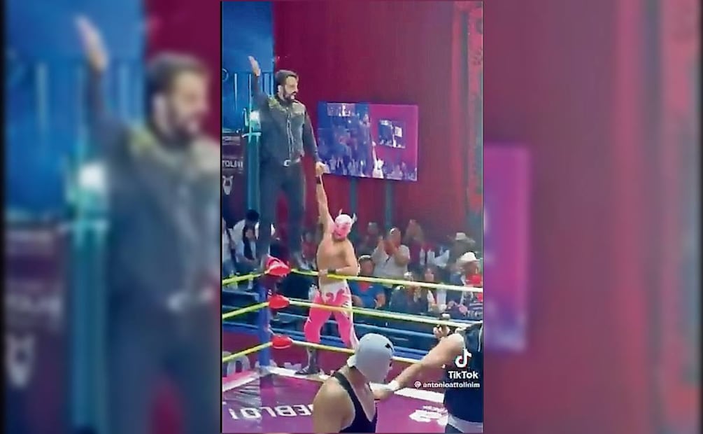 Antonio Attolini, diputado local de
Coahuila, presentó su informe con
un show de lucha libre. Foto: Especial