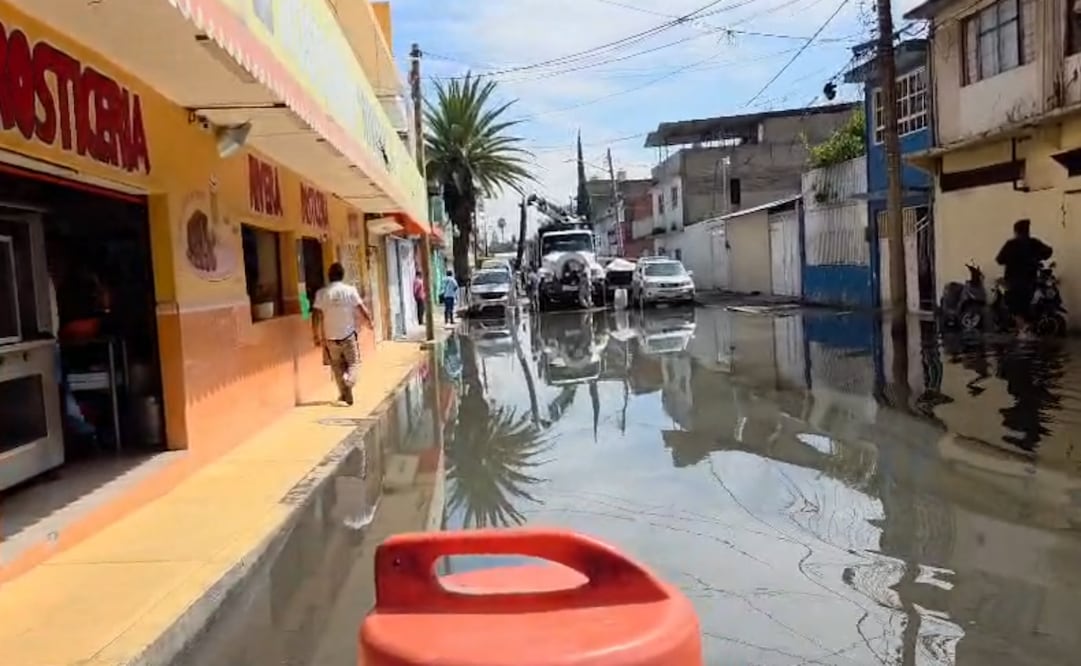Vecinos de la colonia Providencia, en GAM, amanecen inundados tras lluvias de anoche; alistan renovación de colector. Foto. Captura de pantalla