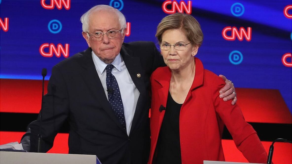 Elizabeth Warren y Bernie Sanders, los candidatos más liberales entre los diez invitados, fueron atacados por sus colegas más moderados. Foto: Getty Images