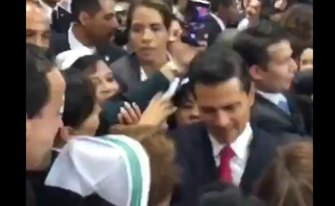 Vitorean enfermeras del IMSS a Peña Nieto