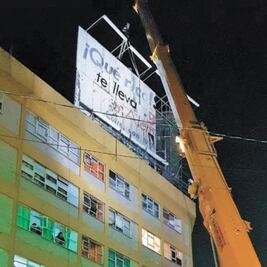 El Invea retira tres anuncios irregulares colocados en azoteas