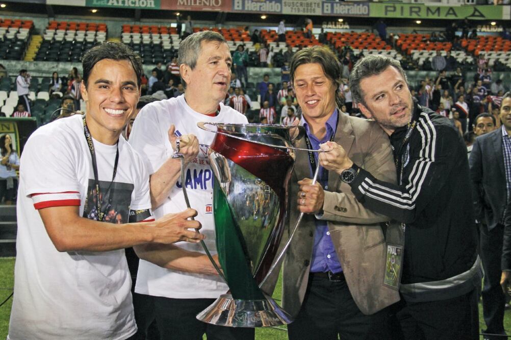 El entrenador argentino ya le dio un título al conjunto rojiblanco con la Copa MX del año pasado (SERGIO MALDONADO. JAM MEDIA)