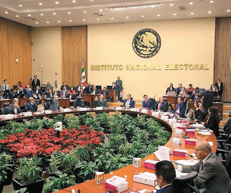 La Junta General del Instituto Nacional Electoral afirmó que con la estructura se busca que los consejeros del Poder Legislativo puedan desempeñar sus funciones, actividades y atribuciones de manera idónea. Foto: ARCHIVO EL UNIVERSAL