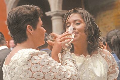 Piden aceptar matrimonio igualitario