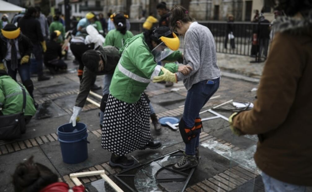Artista rinde homenaje a activistas asesinados en Colombia