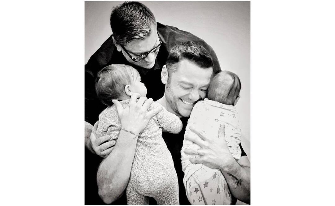 El cantante sabe que hay curiosidad por saber cómo llegaron los pequeños a su familia, pero pidió respeto ante este tema. Foto: Instagram