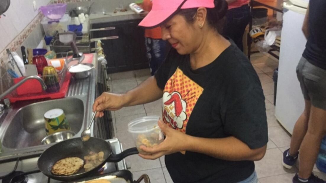 El zat's, el gusano que es alimento ancestral y llegó a la hamburguesa