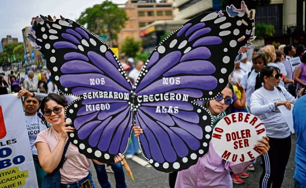 En Caracas, las manifestantes exigieron libertad para las presas políticas
que no se vieron beneficiadas por la amnistía que declaró el régimen. Foto: Federico Parra / AFP