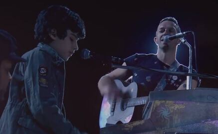 "Ser diferente está bien…".La historia de Huillo, niño con autismo invitado por Coldplay a tocar en concierto