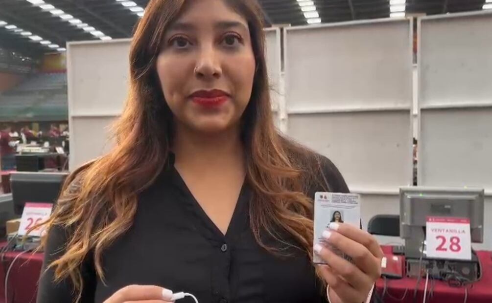 Jessica Paola Olivares, primera persona en recibir la licencia para conducir permanente en la Ciudad de México. Foto: Captura de pantalla