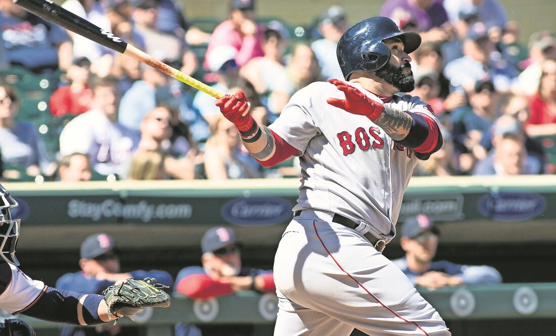 León provocó el desempate con jonrón de dos carreras en el sexto. (PAUL BATTAGLIA. AP)