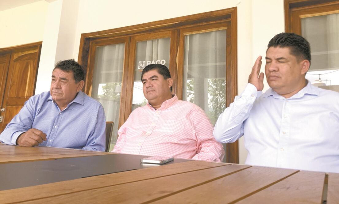 Rafael Sánchez y sus hijos Heladio y Francisco Erik forman la actual dinastía que heredó la actividad política en Yecapixtla. Foto: FOTOS: JUSTINO MIRANDA. EL UNIVERSAL