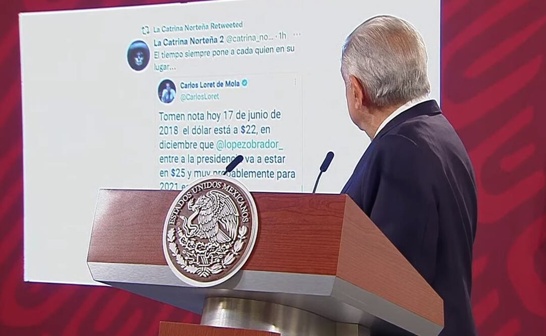 Este lunes, López Obrador exhibió un mensaje que el columnista de EL UNIVERSAL dijo era falso. Foto: Captura de pantalla