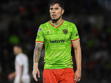 Carlos Salcedo está en el radar de las Chivas