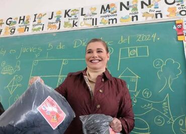 Gobernadora de Chihuahua pone en marcha el programa “Juntos sin Frío”; realiza la entrega de chamarras