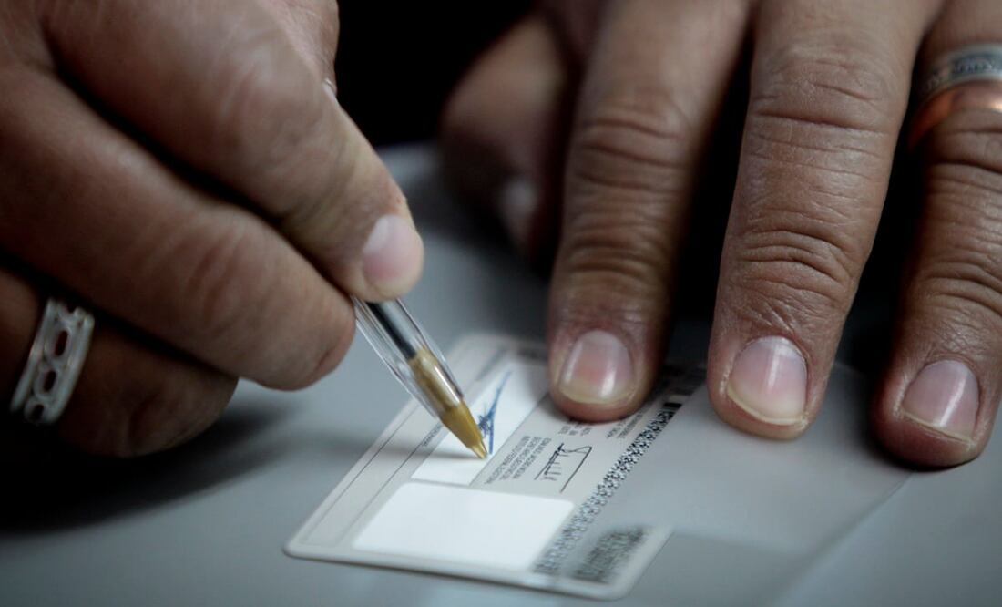 La credencial de elector es el documento más aceptado como identificación oficial en México - Foto: Foto de archivo/EL UNIVERSAL