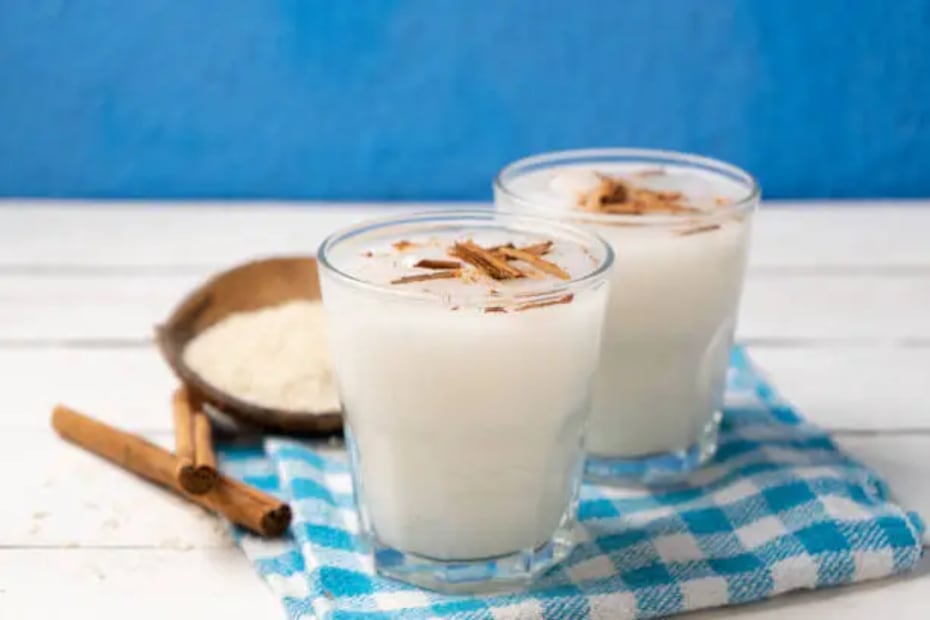 El agua de cebada se prepara con granos de cebada, canela y un poco de limón para refrescar. Foto: Unsplash