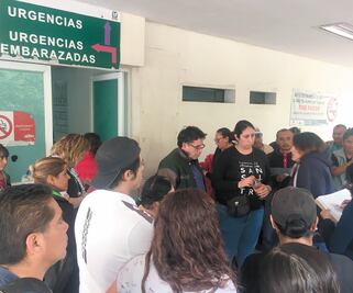 Joven atravesó el parabrisas y resultó casi ilesa en accidente en la México-Pachuca