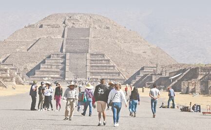 Retornan los turistas y la esperanza a Teotihuacan
