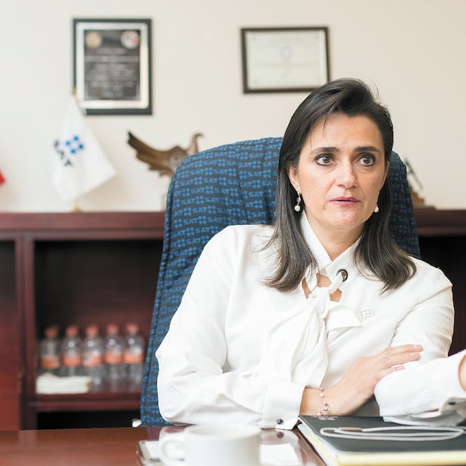 Denuncia. Margarita Ríos-Farjat, jefa del SAT, dijo que por cada empresa que vende facturas falsas, surgen 50 más. Foto/ARCHIVO EL UNIVERSAL