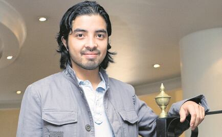 Nieto de Elba Esther va con líder de Morena 