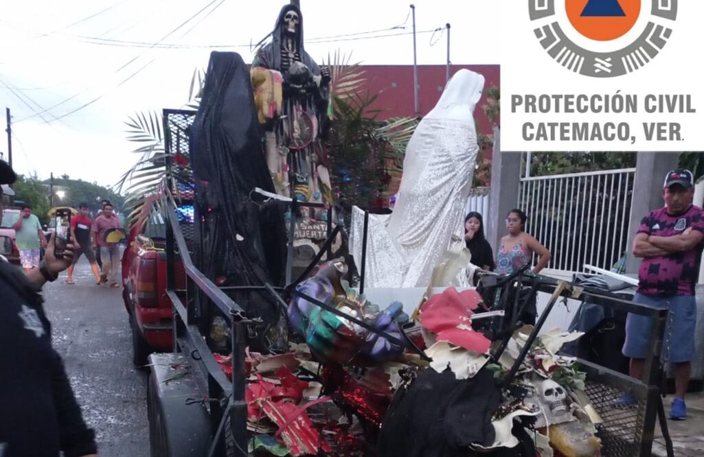 Ritual peligroso: Brujos sufren explosión de pirotecnia en celebración a la Santa Muerte. FOTO: Especial/ EL UNIVERSAL/