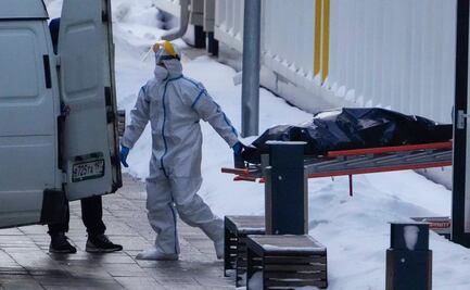 Variante ómicron causa estragos en Rusia; reporta récord de 113 mil casos en un día