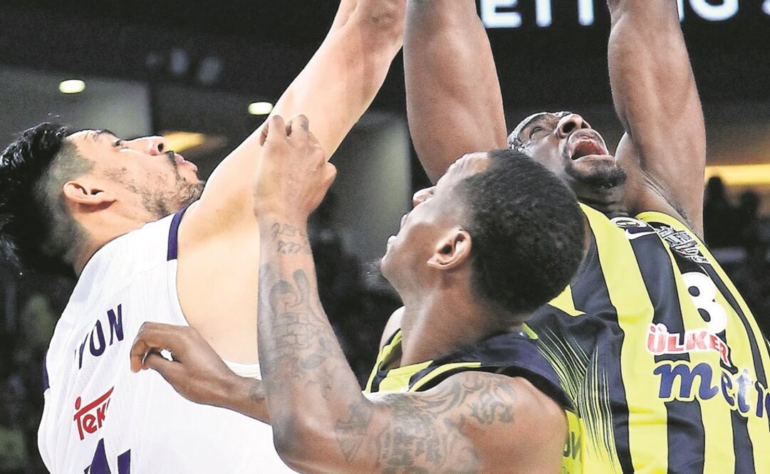 El Real Madrid sucumbió ante el Fenerbahce en la Euroliga. (ANTONIO BRONIC. REUTERS)