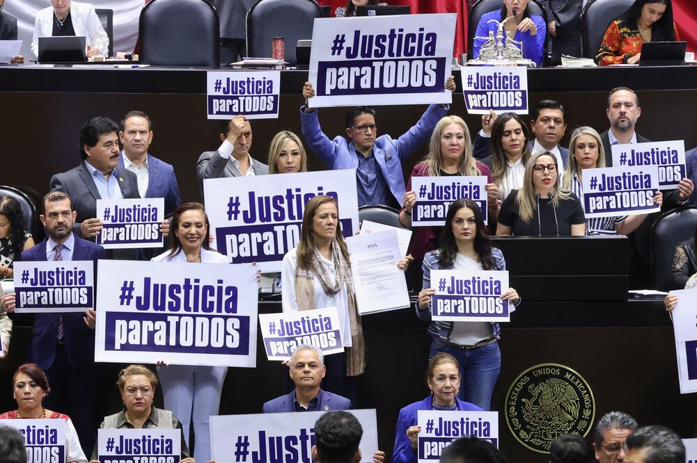 Ciudad de México 24 abril 2024 Aspectos de la sesión ordinaria en la cámara de diputados en dónde discute la ley de amparo. Foto: Fernanda Rojas/ El Universal 