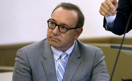 Hombre demanda a Kevin Spacey por toqueteo en bar