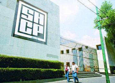 Mexico cuts growth outlook after second-quarter contraction, no recession seen