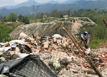 Sin freno, vertido de cascajo en barrancas en Naucalpan