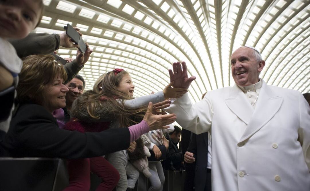 Políticos sin foto del Papa
