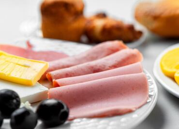 ¿Jamón o embutido? Profeco te dice cuál tiene menos proteína cárnica