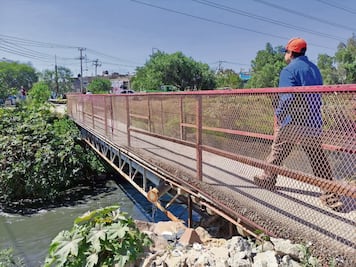 Exigen revisar otro puente peatonal en Chimalhuacán