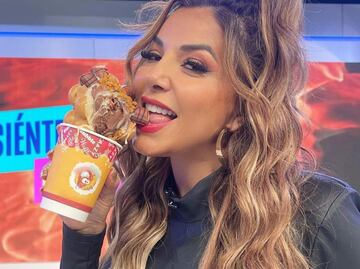 Aleida Núñez presume sus curvas en minivestido blanco