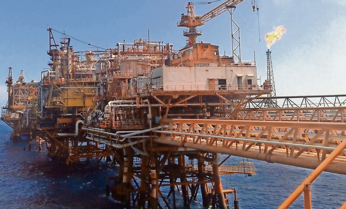 La reducción en la producción de Pemex volvió a presentarse en el cierre de este sexenio. Foto: Archivo | El Universal