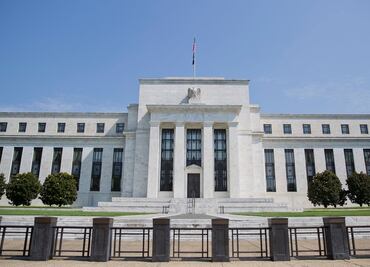 Reserva Federal de EU mantiene tasas de interés sin cambios
