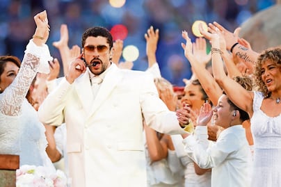 Congresistas republicanos piden multar y "encerrar" a Bad Bunny por show del Super Bowl; acusan "innombrables depravaciones"