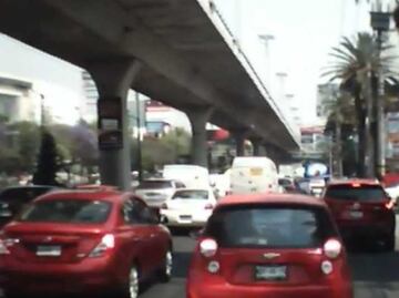 Atropella a asaltante en Periférico Norte y lo graba