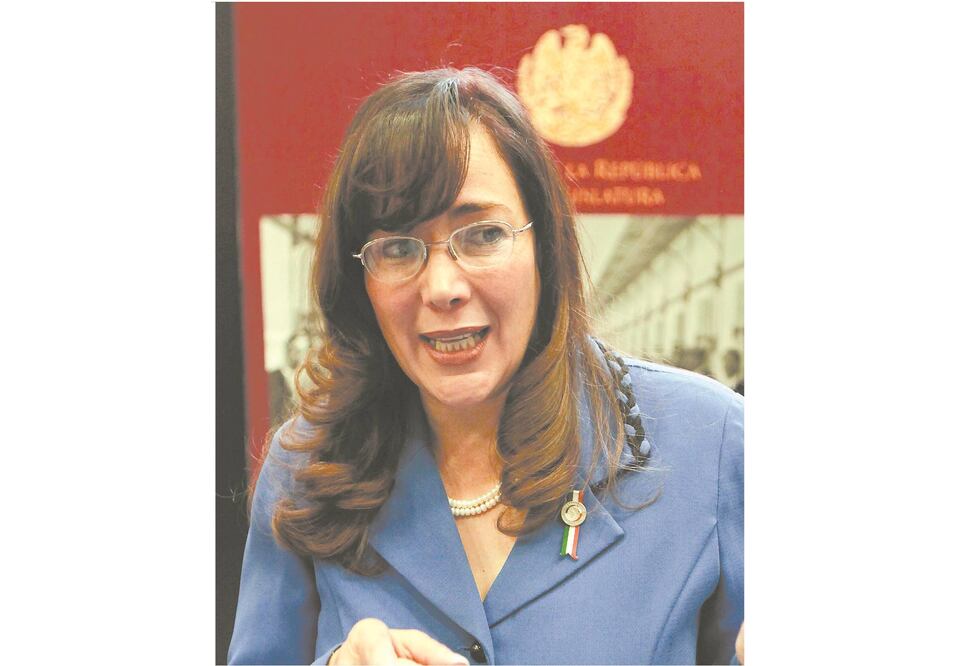 Morena que no quiere apretarse el cinturón