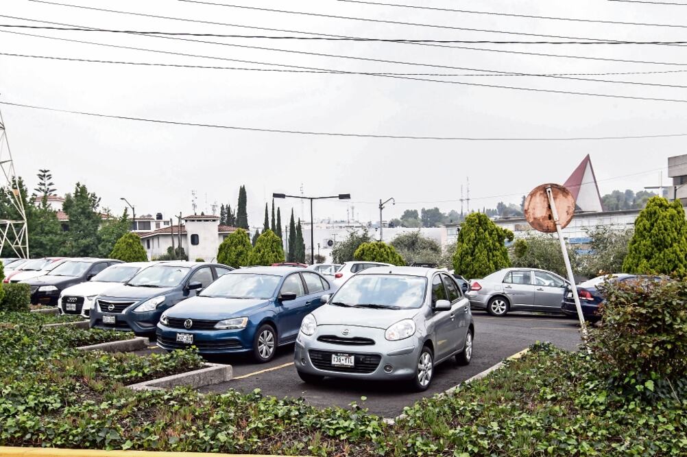 La normatividad vigente exige que tanto desarrollos como plazas comerciales cuenten con un máximo de cajones de estacionamiento y valet parking. (GERMÁN ESPINOSA. EL UNIVERSAL)