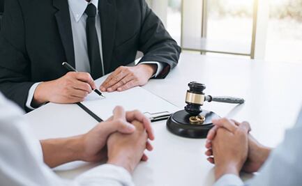 Divorciada de pensionado fallecido, con derecho a percibir alimentos