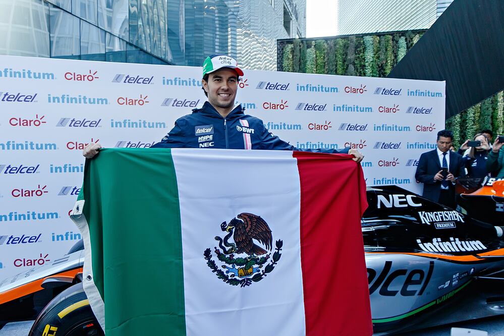 El piloto mexicano ya se encuentra en el país. Foto: Imago 7