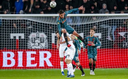 Edson Álvarez juega, pero el Ajax es eliminado de copa