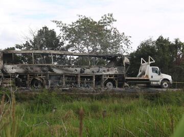 Más de 30 fallecidos y 8 sobrevivientes, el saldo del choque entre autobús y tráiler en Tabasco; revelan lista de pasajeros