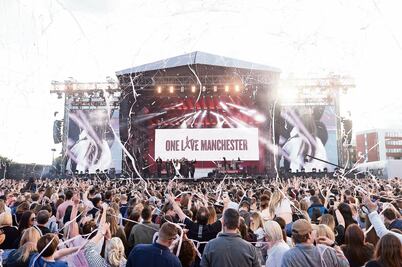 Ariana une música y amor a lo Grande