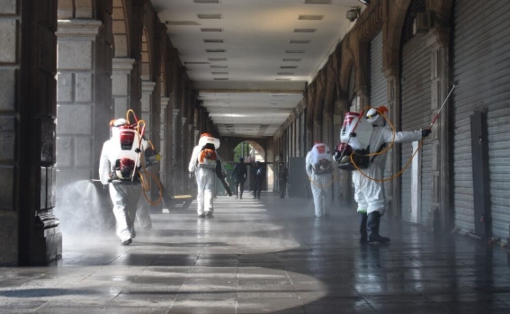 Por contingencia de Covid-19, sanitizan calles del Centro Histórico